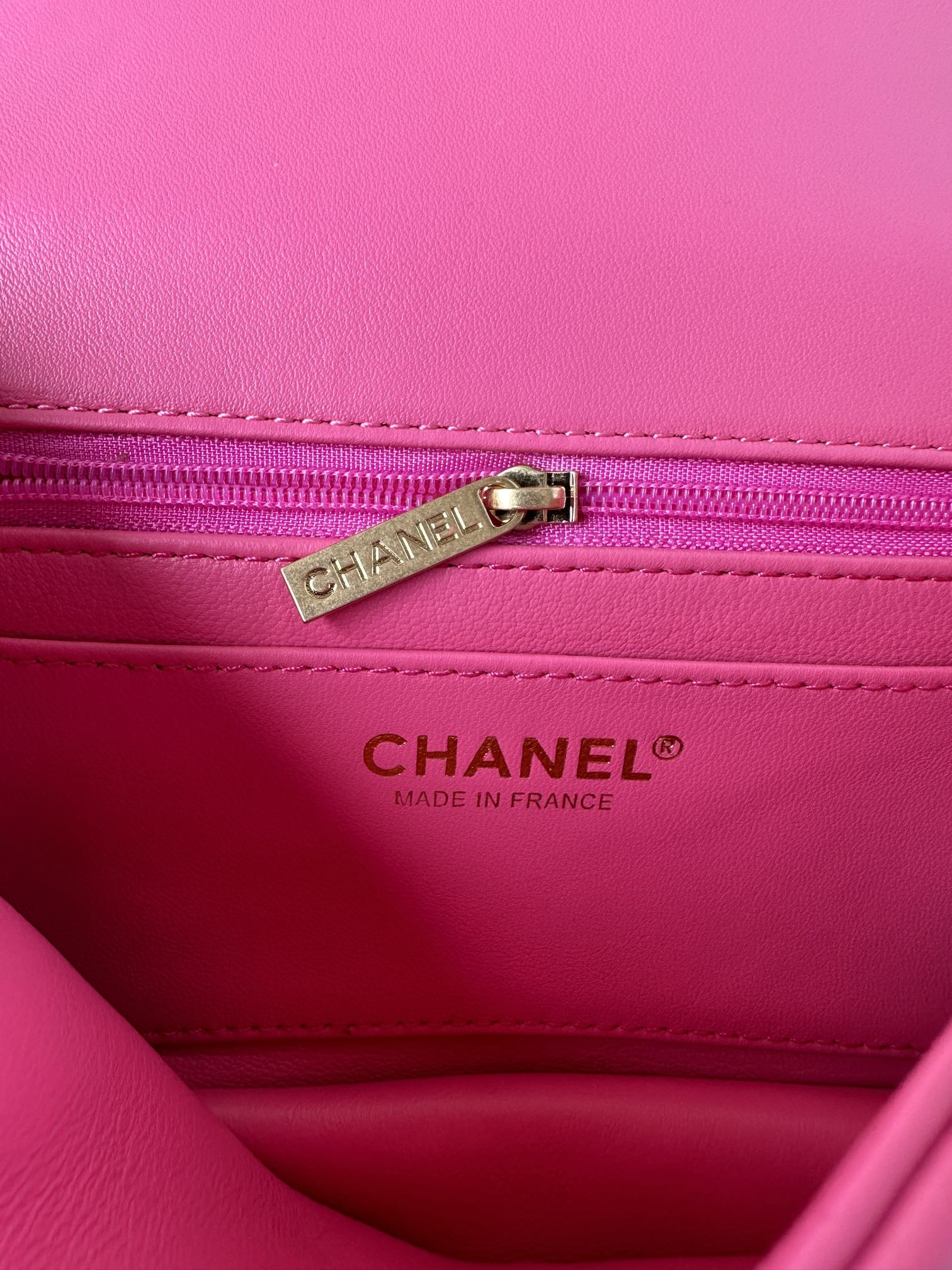CC SMALL 20 FLAP BAG IN DEEP PINK CALFSKIN