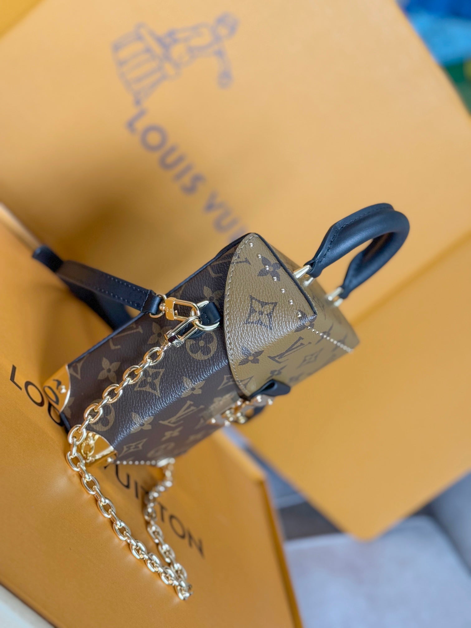 LV 25S CAMERA BOX BAG 18 IN BROWN MONOGRAM CALFSKIN GOLD HARDWARE