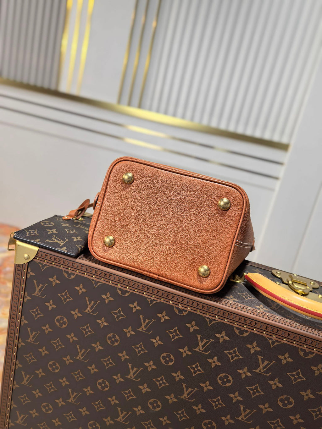 LV 25S LOW KEY ALL IN BB 18 IN BURNT SIENNA CALFSKIN GOLD HARDWARE