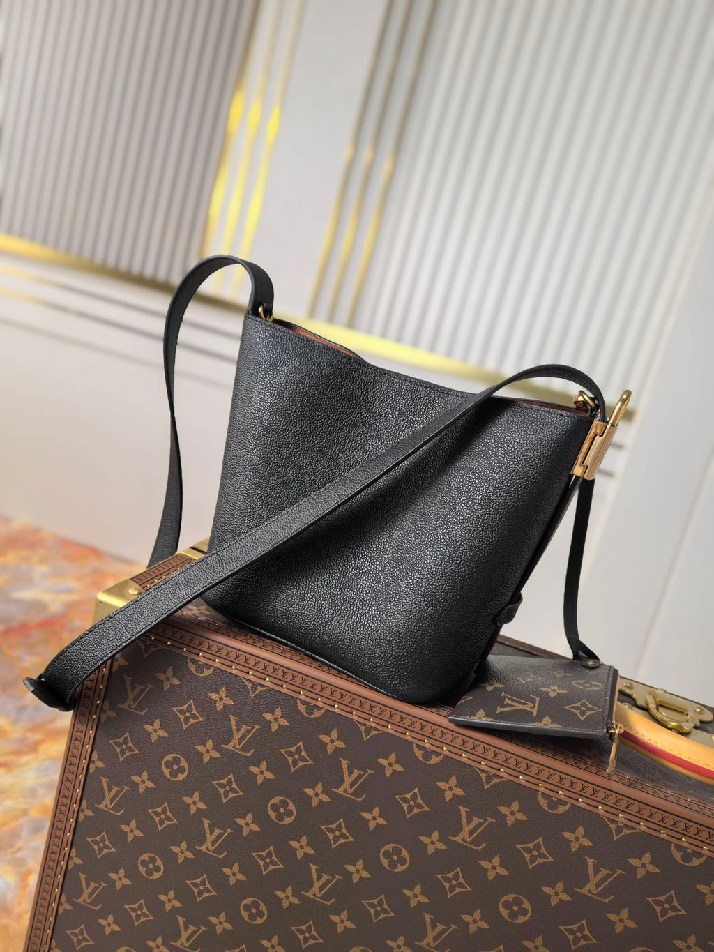 LV 25S LOW KEY ALL IN BB 18 IN BLACK CALFSKIN GOLD HARDWARE