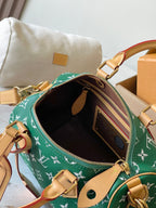 SPEEDY P9 BANDOULIÈRE 25 IN GRÜNEM MONOGRAMM-LEINWAND GOLDENE BESCHLÄGE