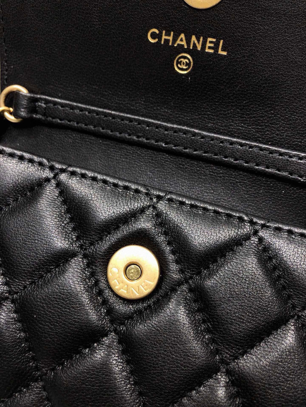 MINI FLAP BAG 12 IN BLACK QUILTED LAMBSKIN GOLD HARDWARE