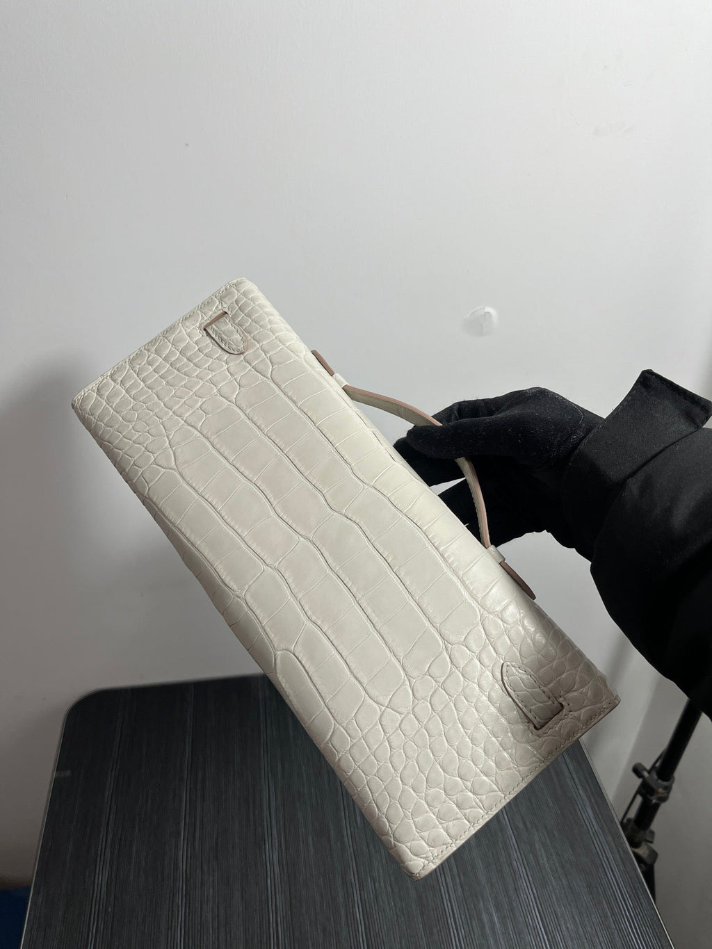 KELLY CUT 31 IN WHITE SHINNY ALLIGATOR LEATHER WITH GOLD HARDWARE (MADE-TO-ODER)