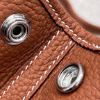 GARDEN PARTY 23CM IN UMBER BROWN CALFSKIN