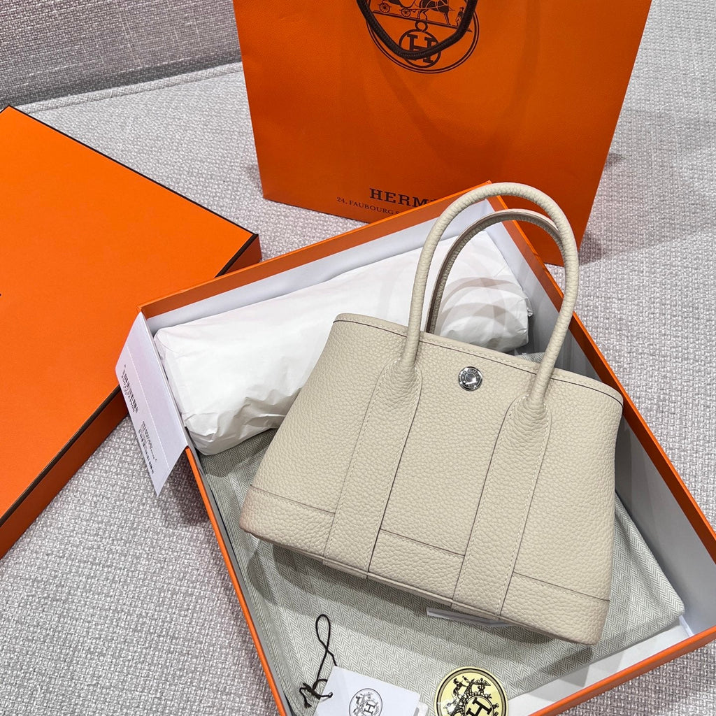 GARDEN PARTY 23CM IN OFF WHITE CALFSKIN