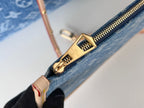 LV 25S Tragetasche 39 in blauem Denim mit Monogramm-Lederbesatz