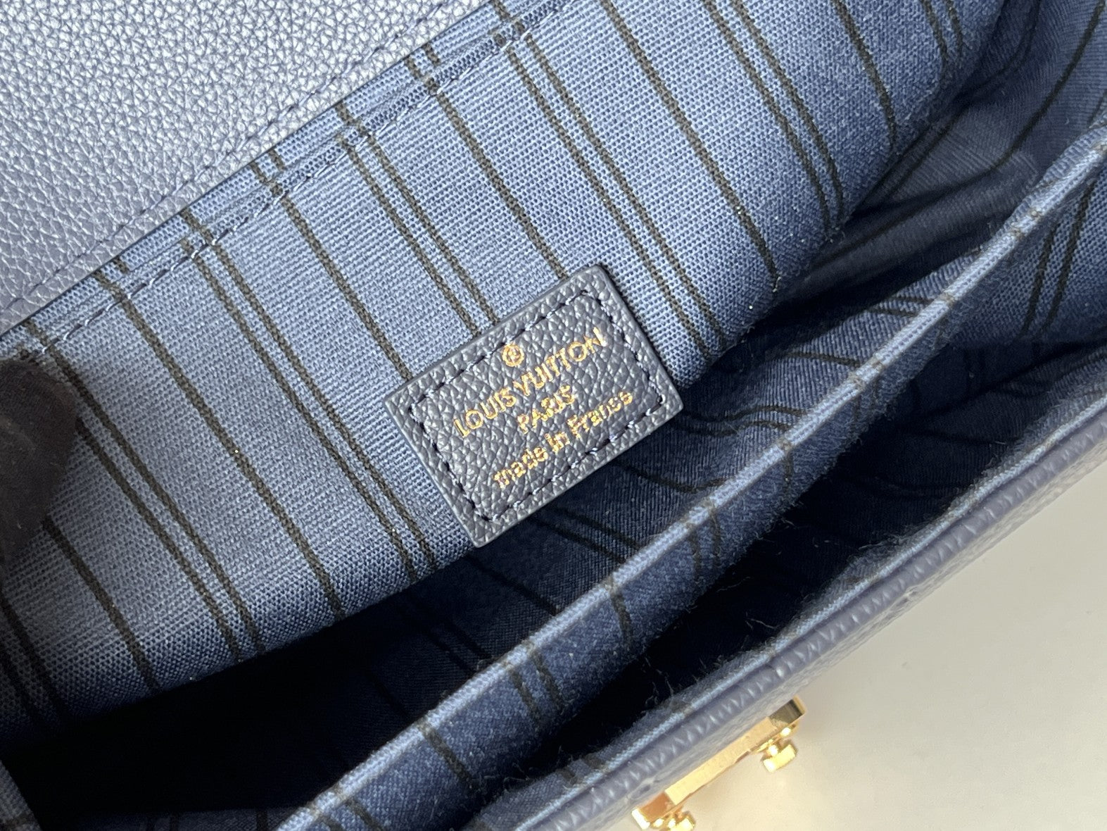 LV 25S Pochette Métis 25 in Dunkelblau, Monogramm-beschichtetes Canvas, goldene Beschläge