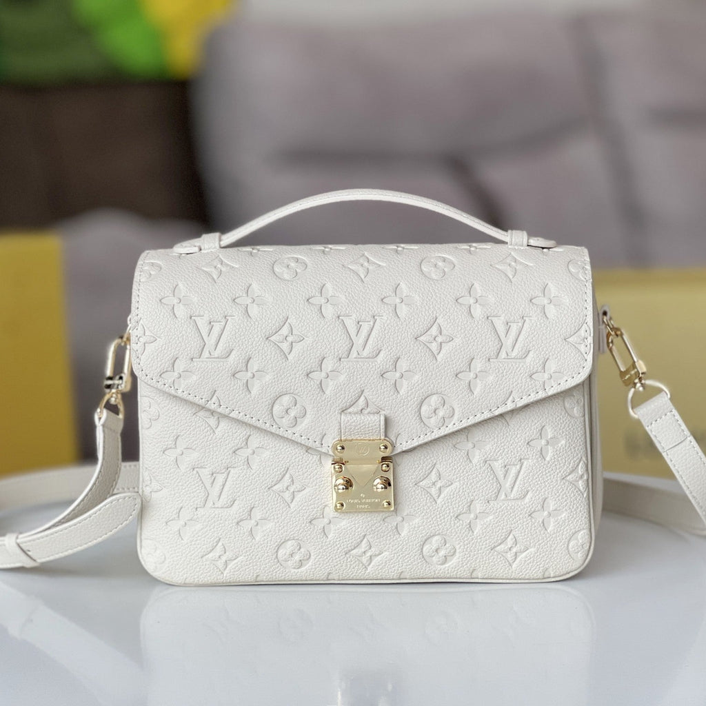 LV 25S Pochette Métis 25 in Weiß, Monogramm-beschichtetes Canvas, goldene Beschläge