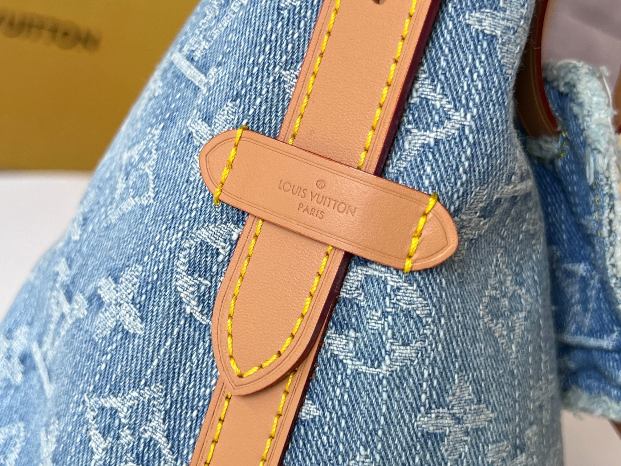 LV 25S CARRYALL 29 IN LIGHT BLUE DENIM MONOGRAM LEATHER TRIM