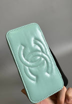 CC Kosmetikkoffer Perle 17 cm Aquablaues Lammleder Goldfarbene Beschläge