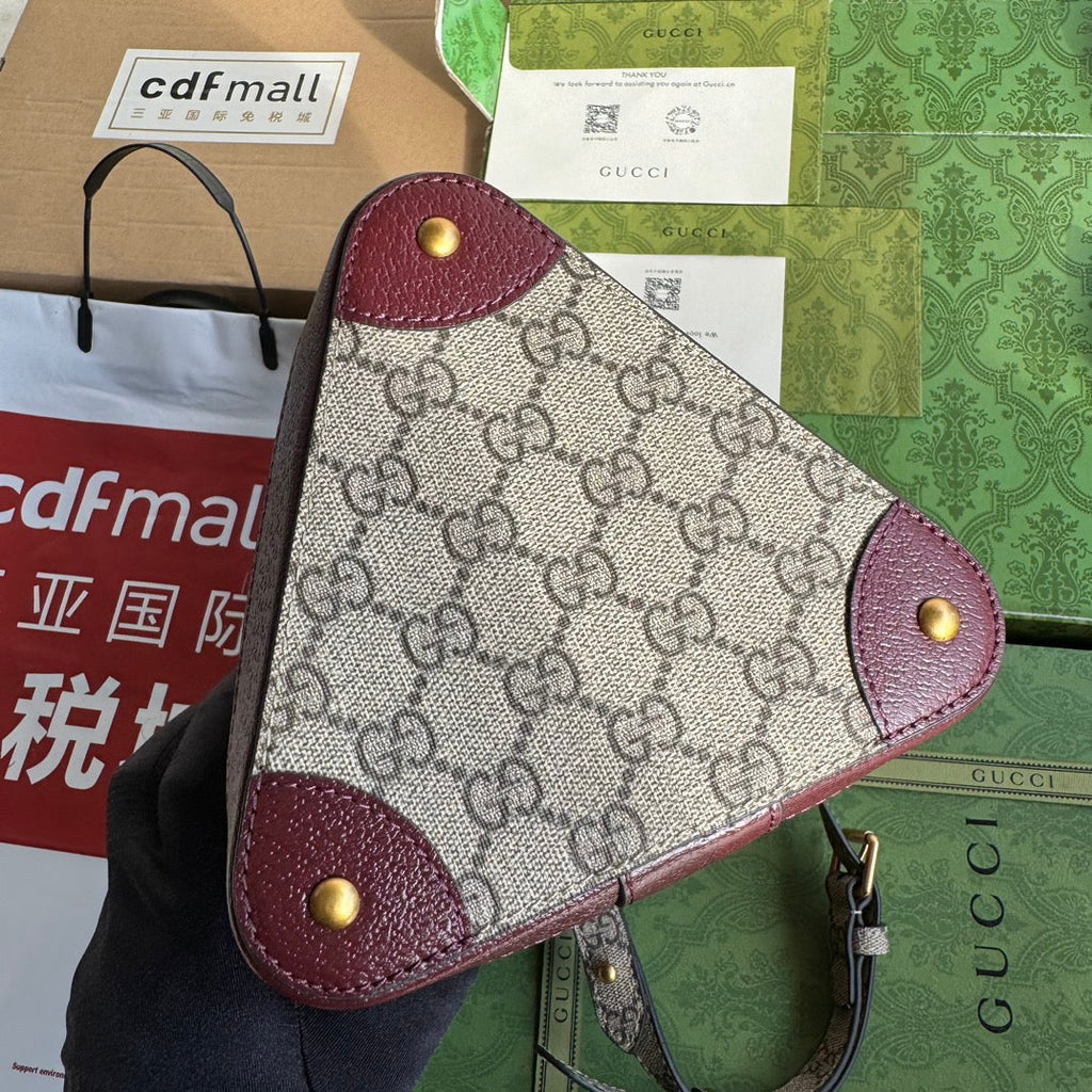 Eimertasche 18 Zoll, burgunderrotes Canvas und Kalbsleder, goldfarbene Beschläge