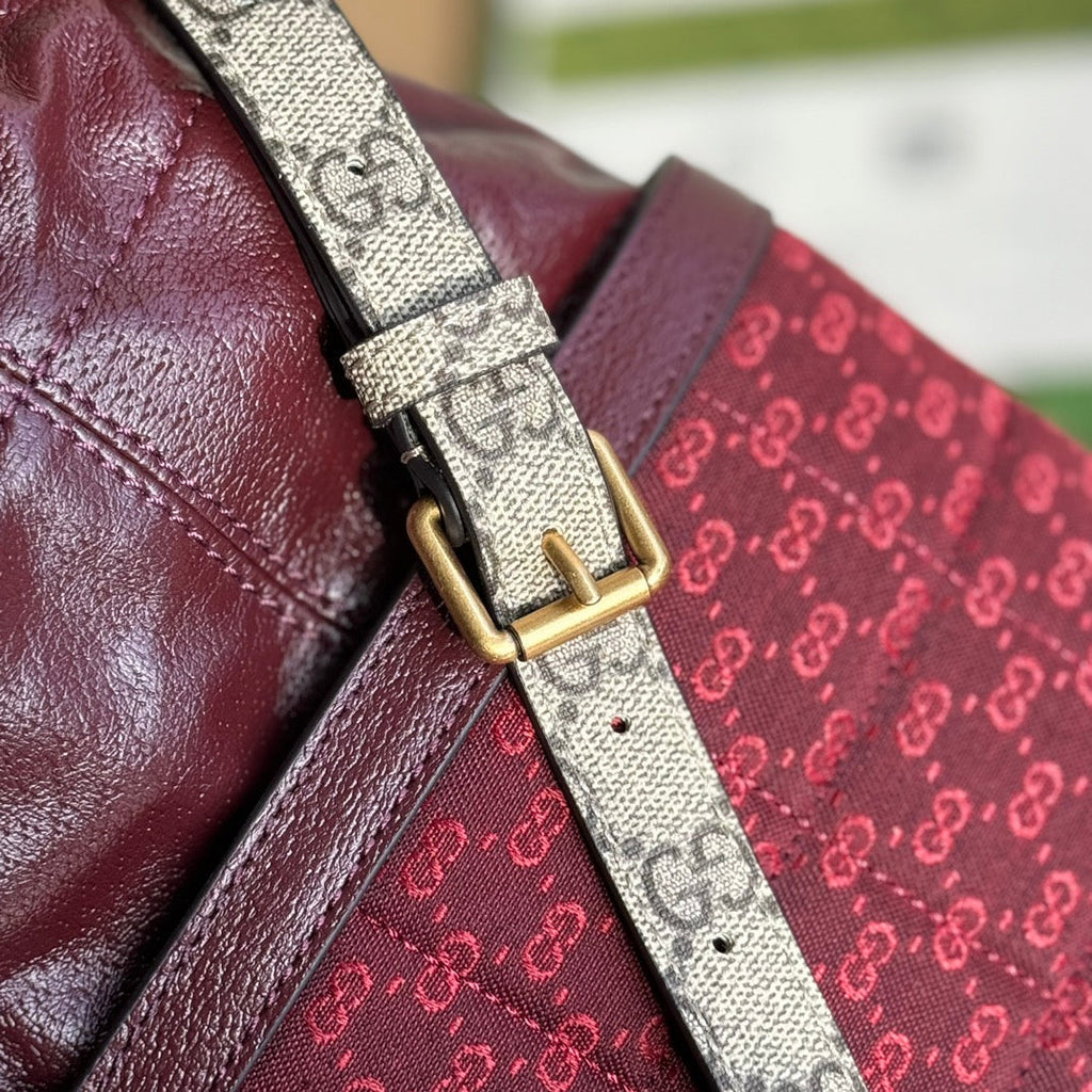 Eimertasche 18 Zoll, burgunderrotes Canvas und Kalbsleder, goldfarbene Beschläge