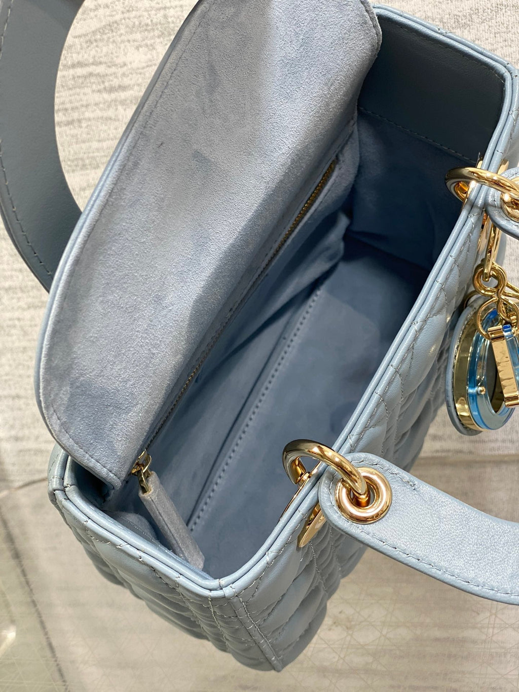 LADY MINI-TASCHE 20 IN ZERULEANBLAUEM LAMMLEDER