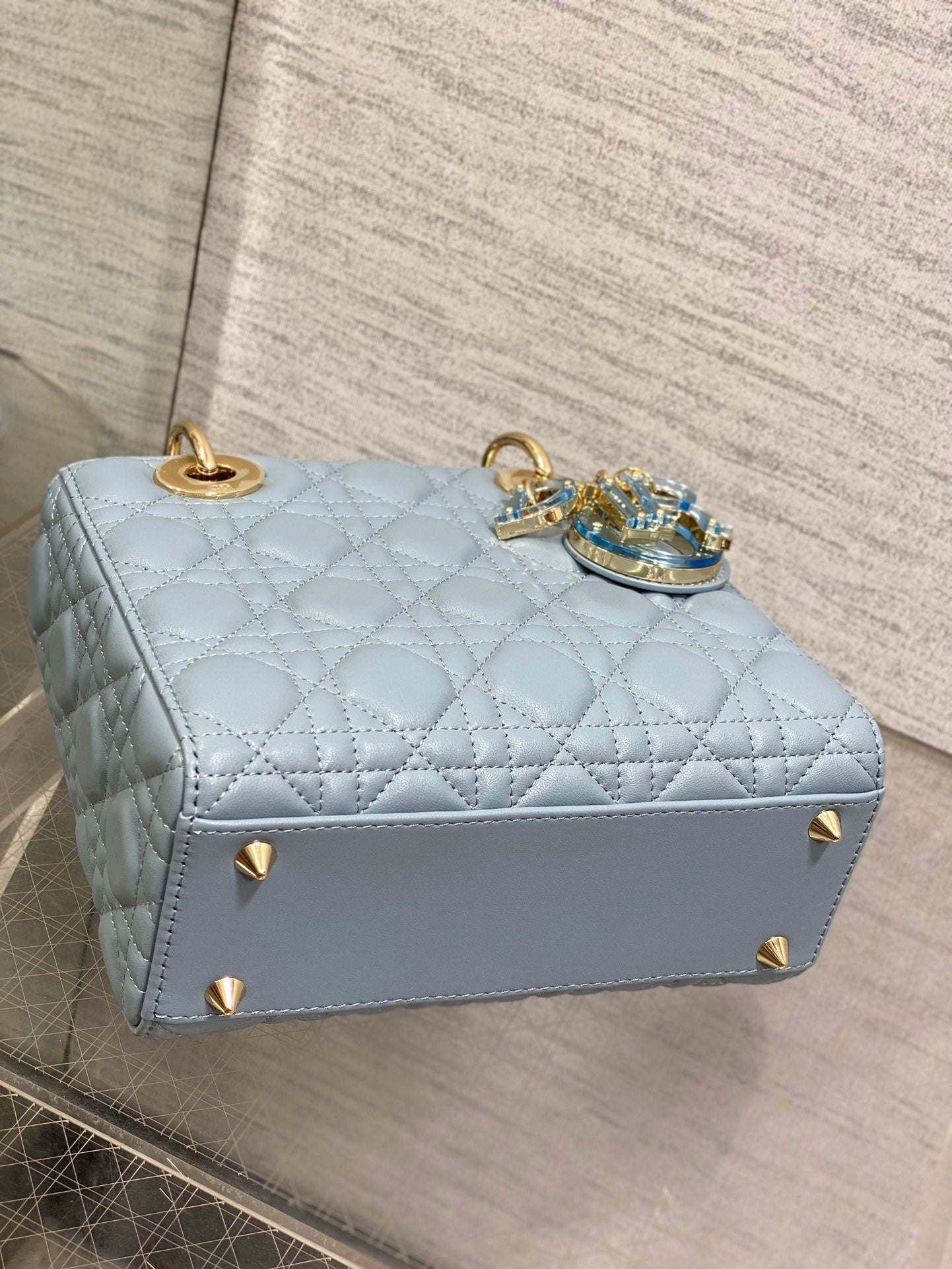LADY MINI-TASCHE 20 IN ZERULEANBLAUEM LAMMLEDER