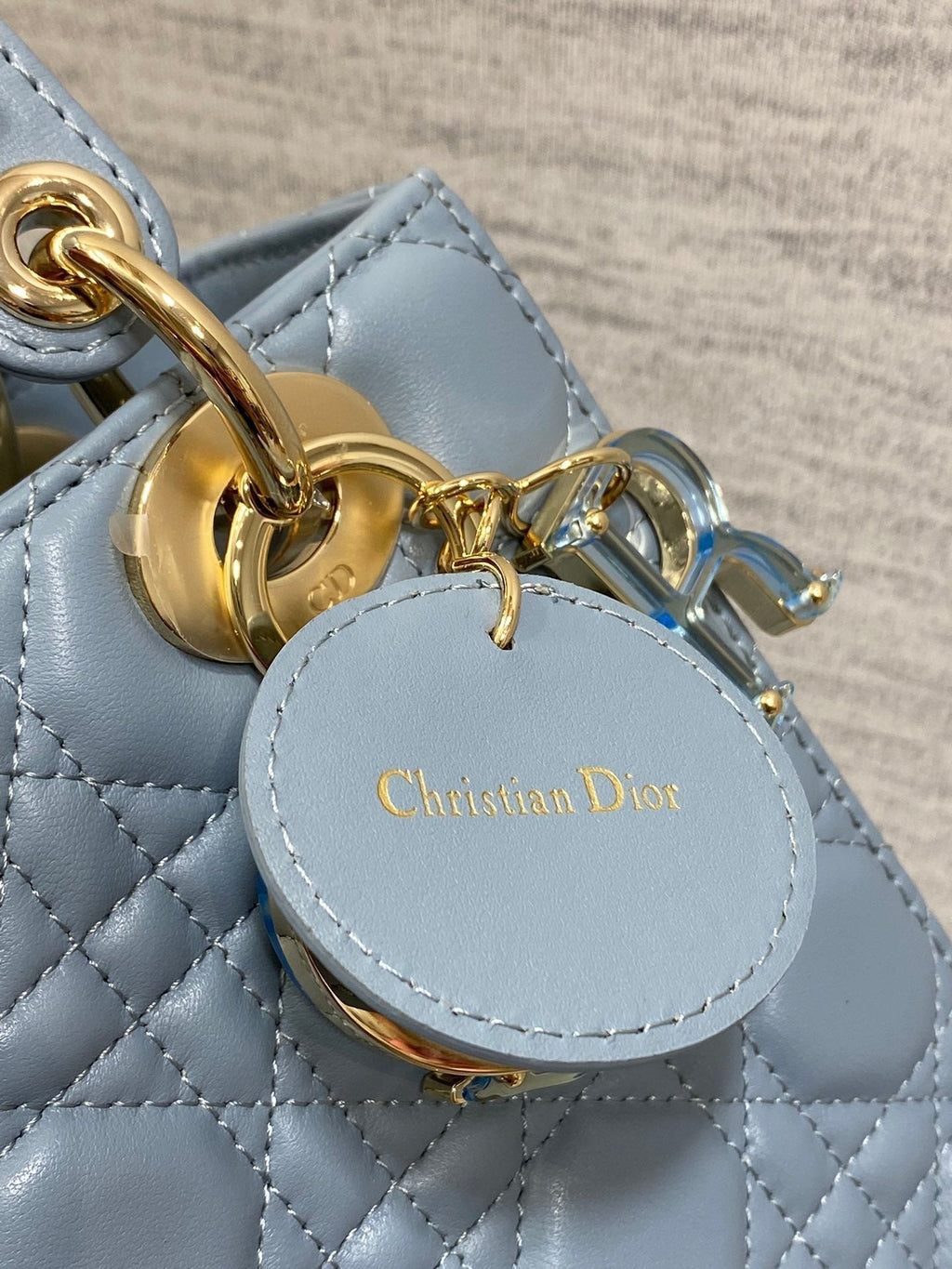 LADY MINI-TASCHE 20 IN ZERULEANBLAUEM LAMMLEDER