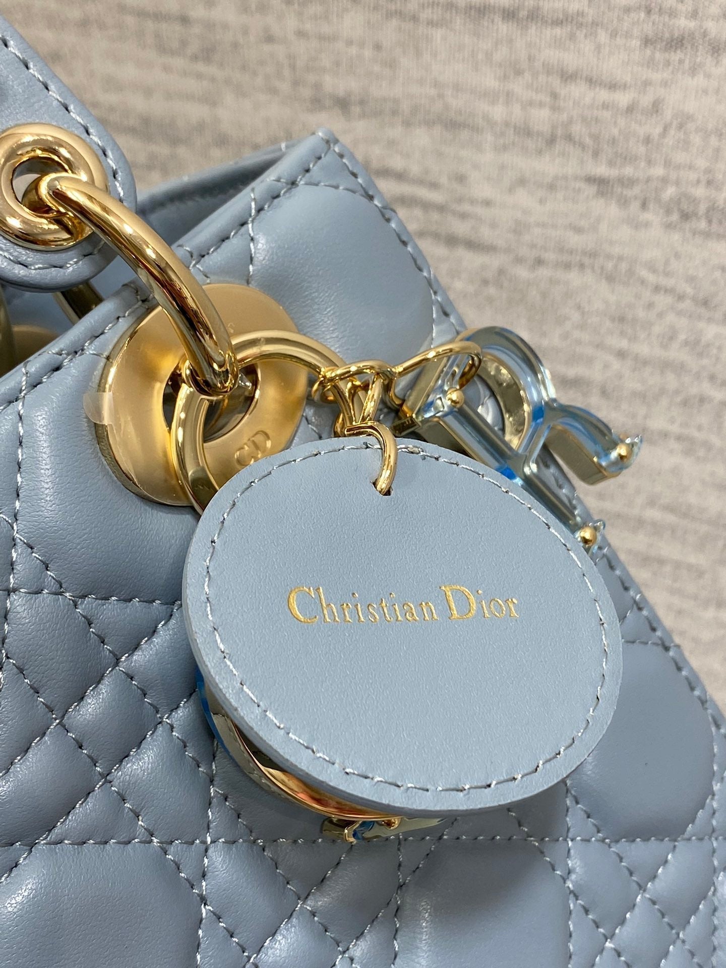 LADY MINI-TASCHE 20 IN ZERULEANBLAUEM LAMMLEDER