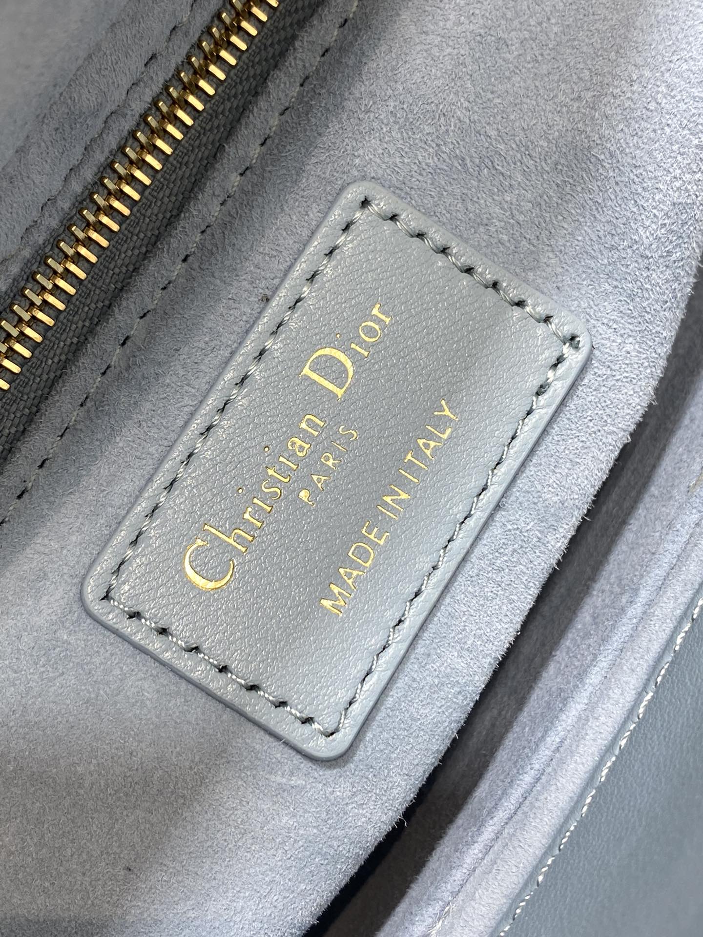 LADY MINI-TASCHE 20 IN ZERULEANBLAUEM LAMMLEDER