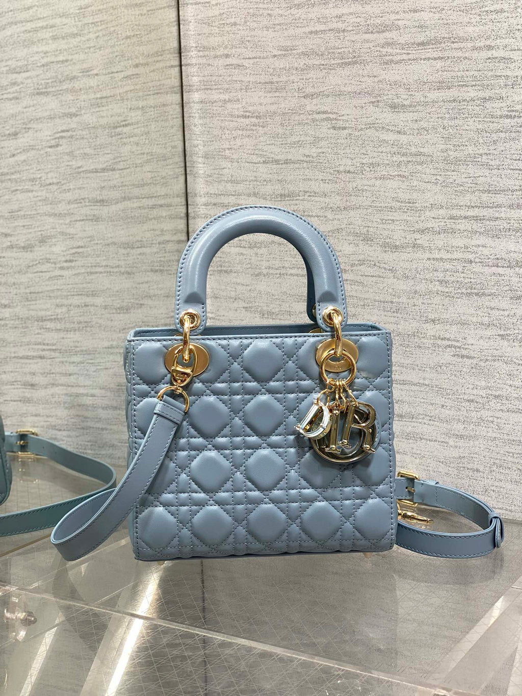 LADY MINI-TASCHE 20 IN ZERULEANBLAUEM LAMMLEDER