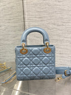 LADY MINI-TASCHE 17 IN ZERULEANBLAUEM LAMMLEDER