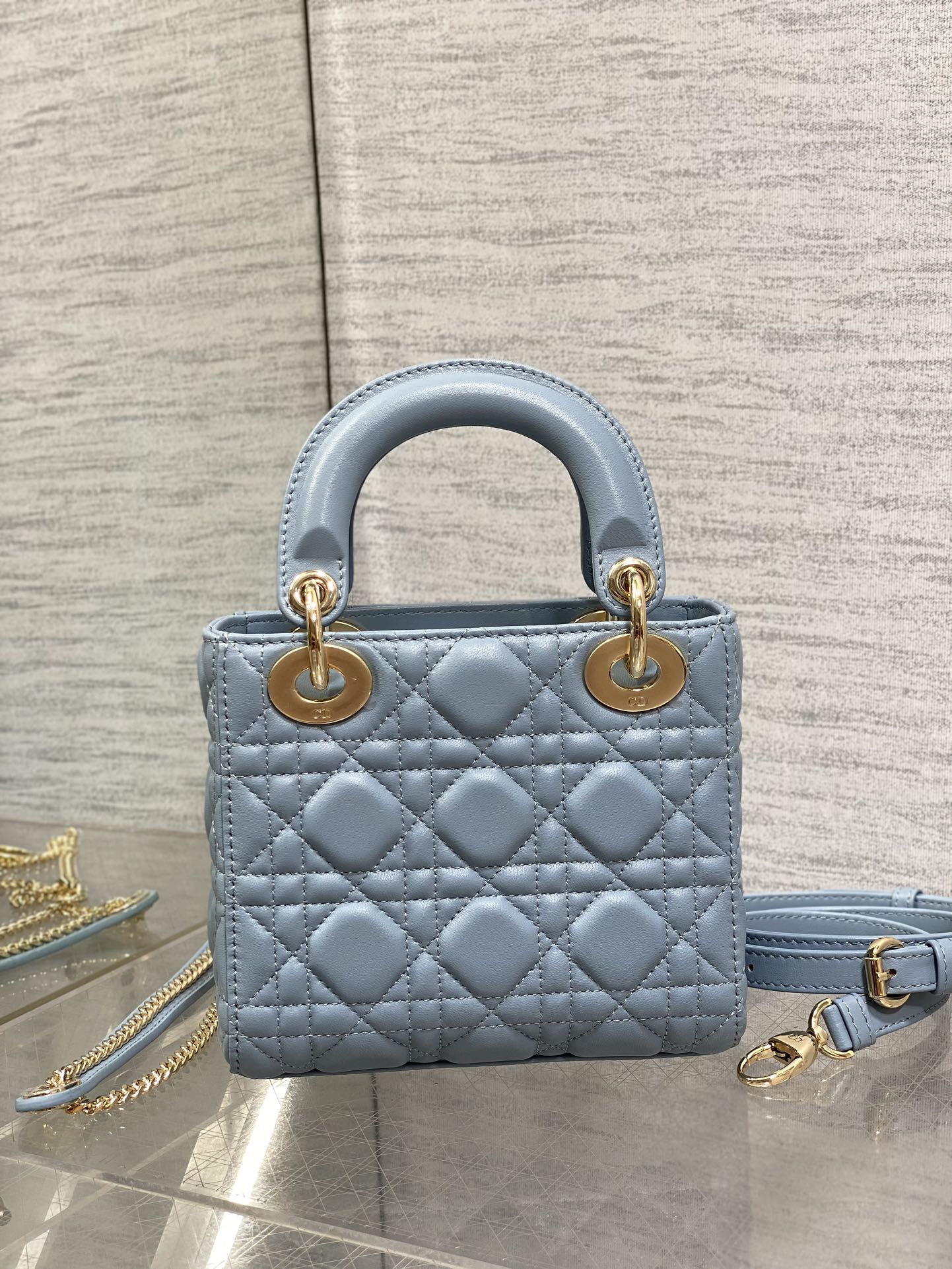 LADY MINI-TASCHE 17 IN ZERULEANBLAUEM LAMMLEDER