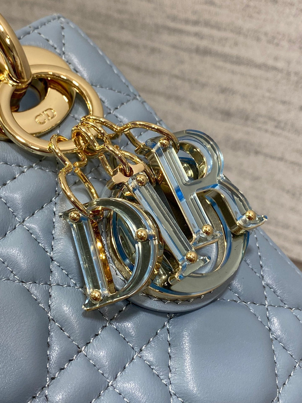 LADY MINI-TASCHE 17 IN ZERULEANBLAUEM LAMMLEDER