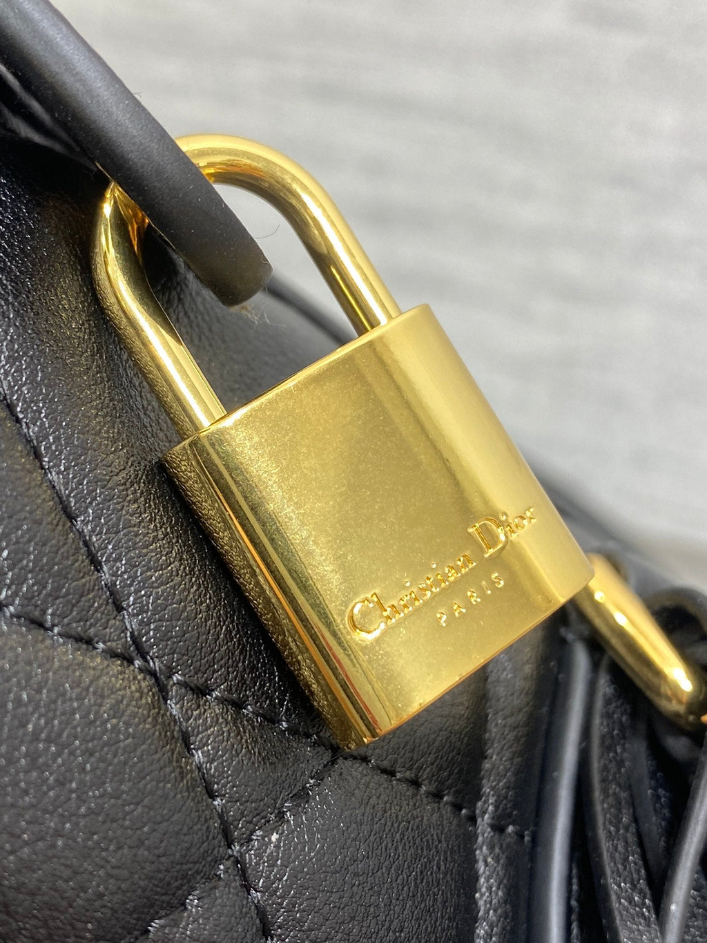 GROOVE MINI 20-TÜTE IN SCHWARZEM LAMMLEDER