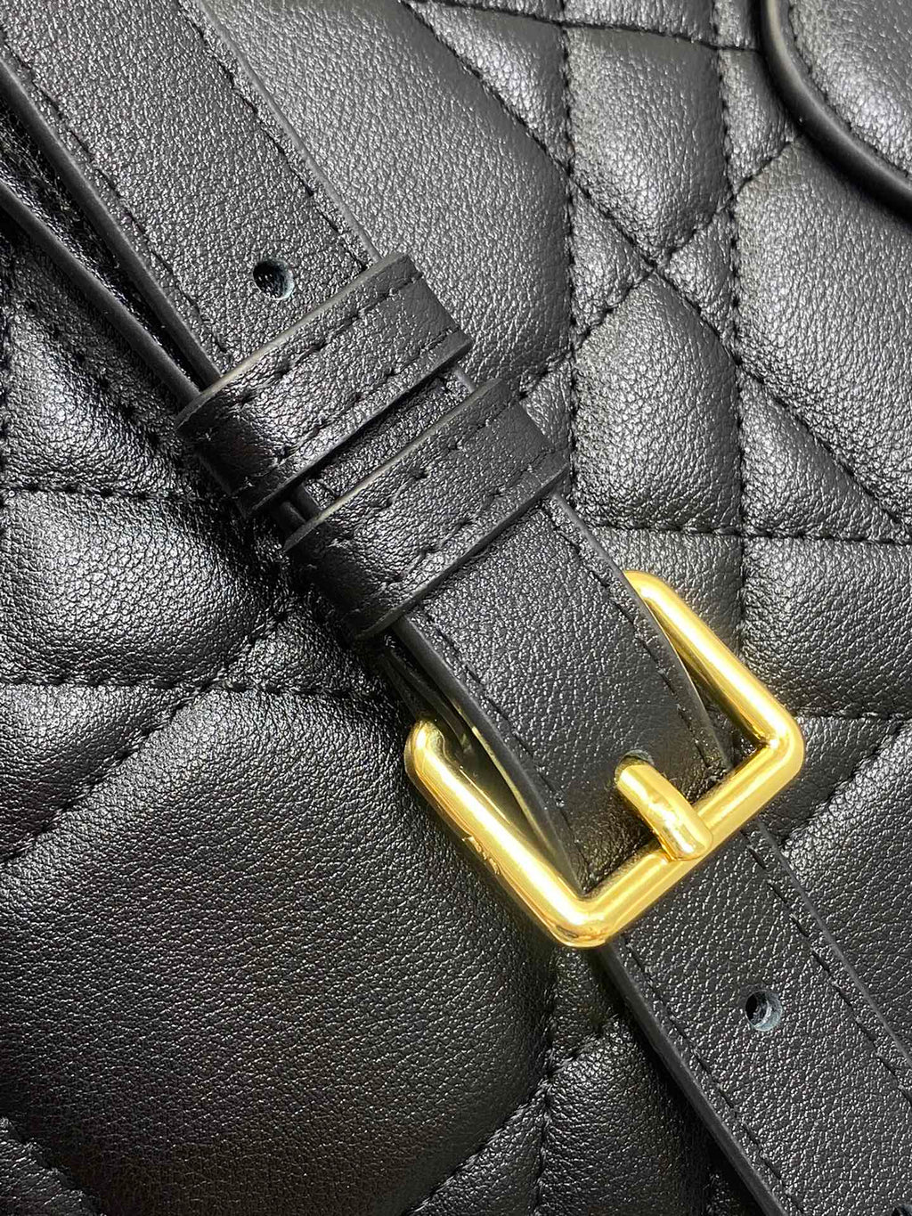 GROOVE 25 Tasche aus schwarzem Lammleder