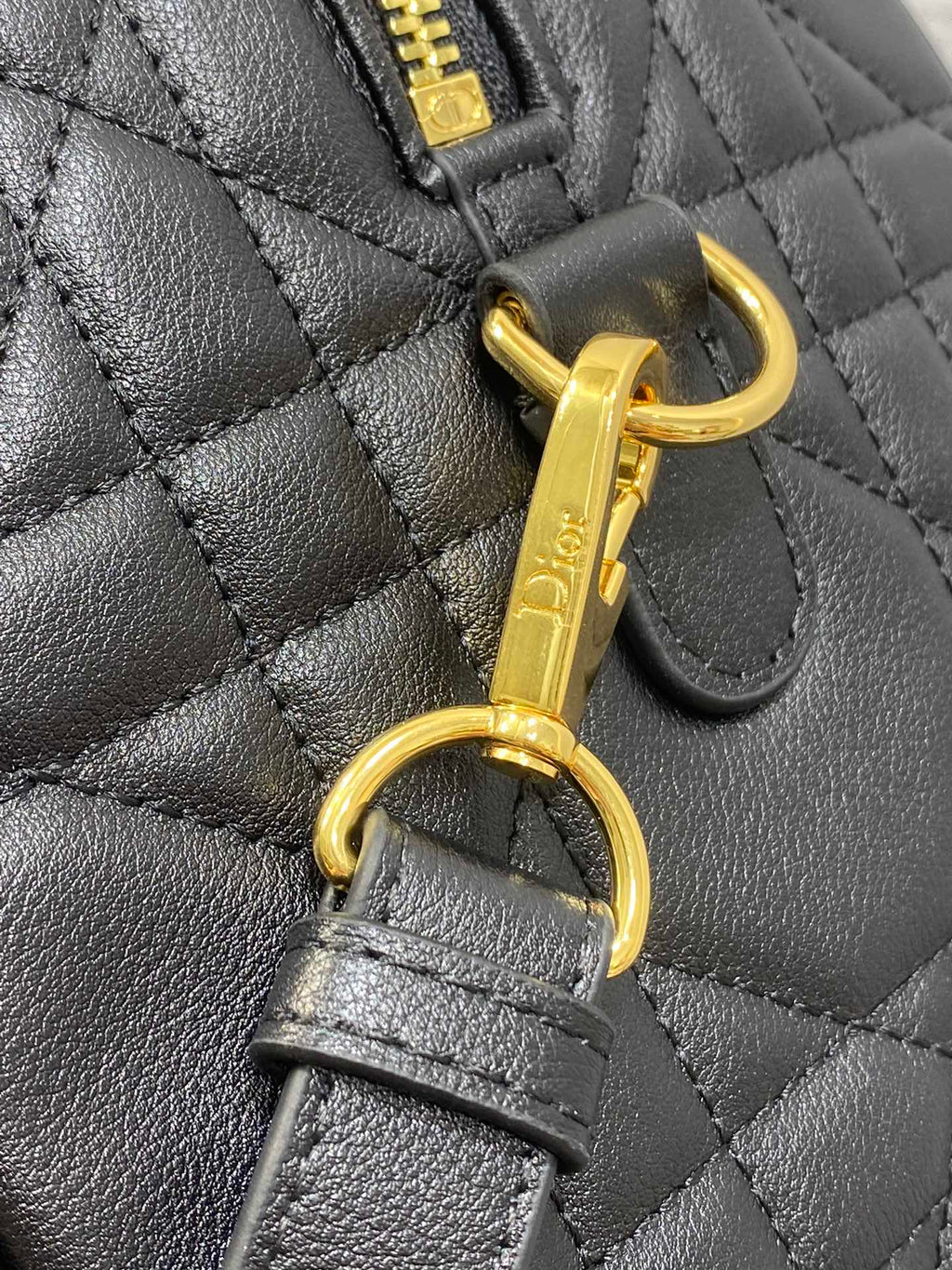 GROOVE 25 Tasche aus schwarzem Lammleder