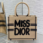 Buchtasche 26 Beige und Schwarz Miss Graffiti Stickerei