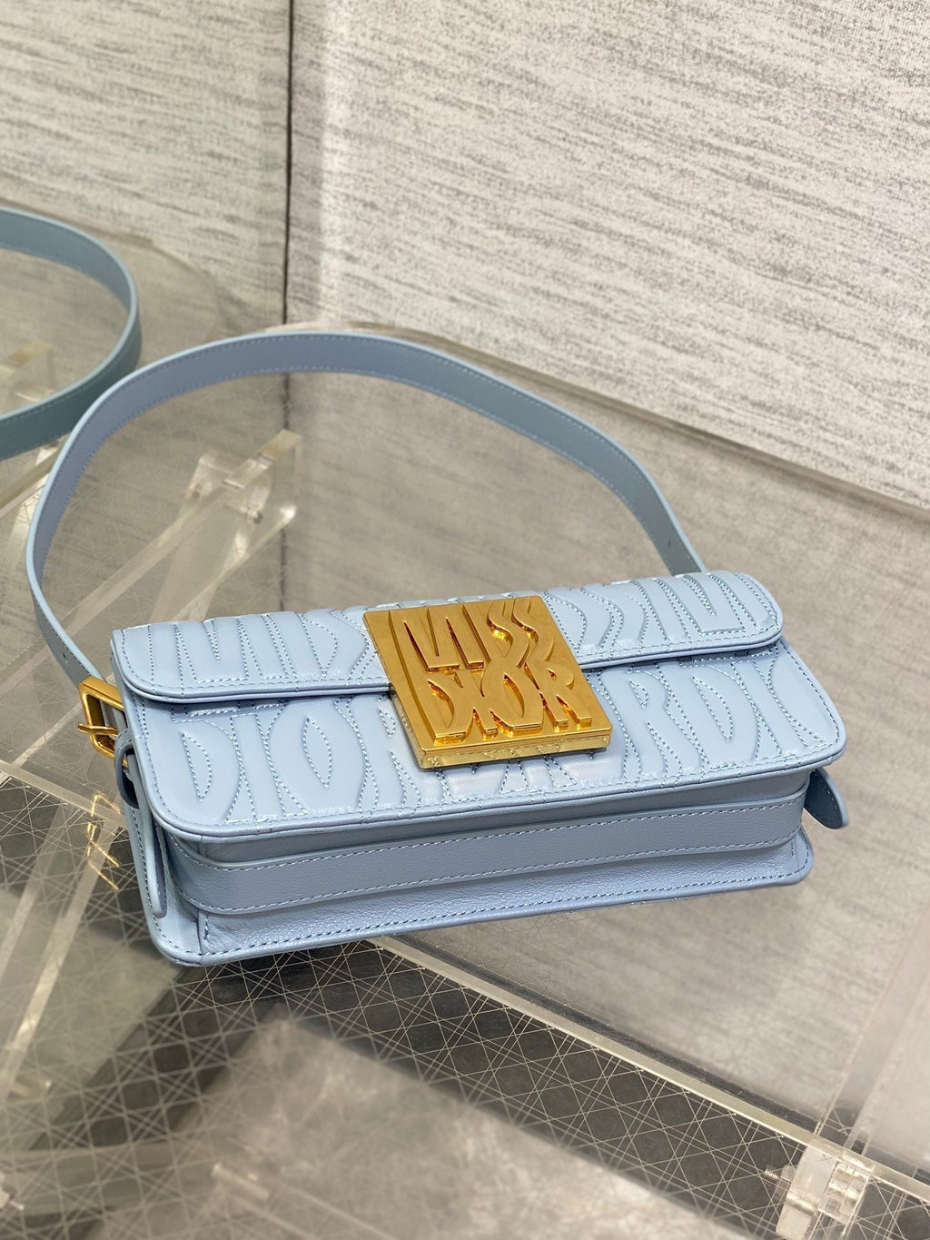 Klapptasche 18 Zoll, babyblau, komplett gesteppt, Kalbsleder