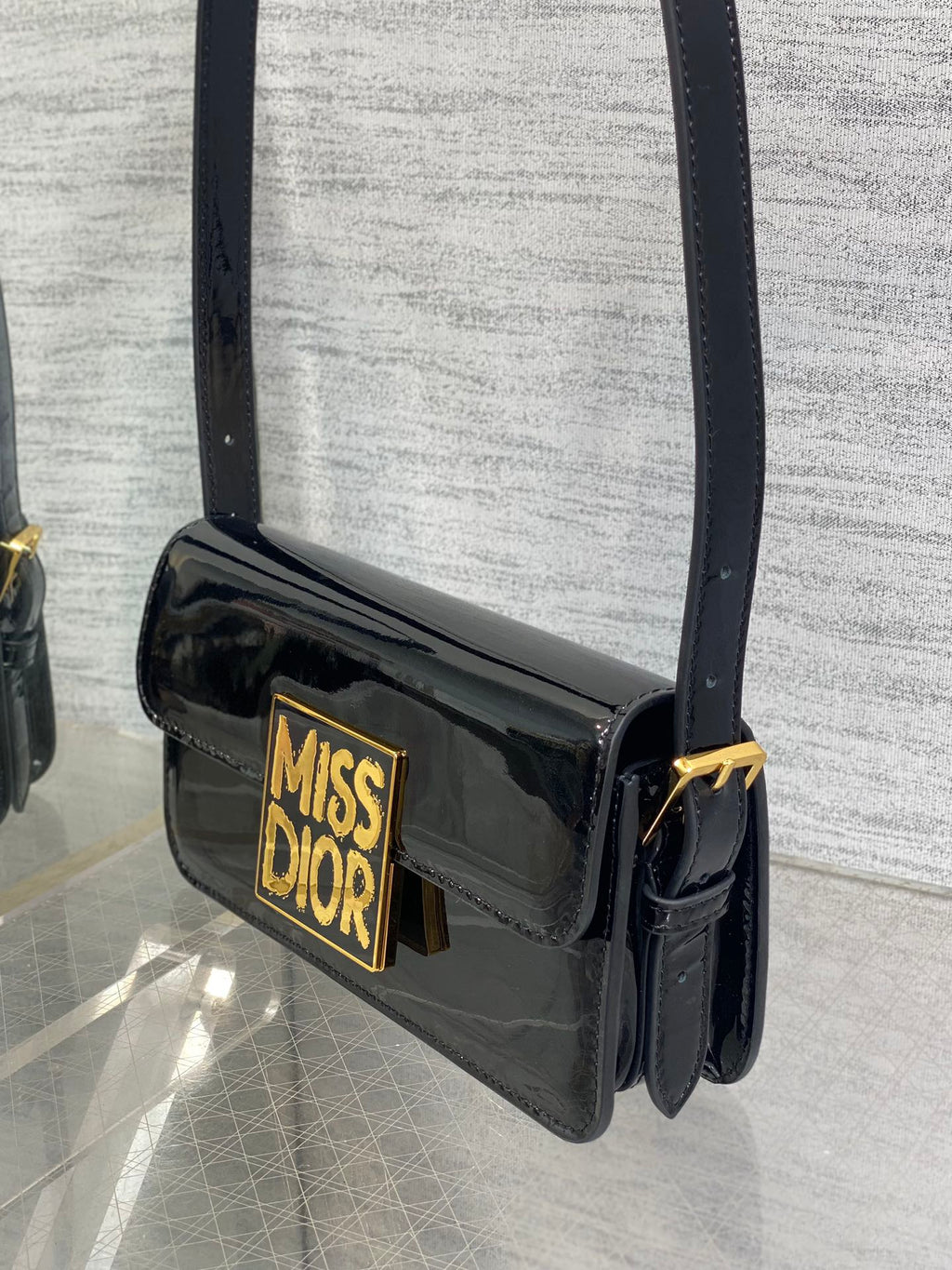 Klapptasche 18 Zoll, schwarzes Lackkalbsleder