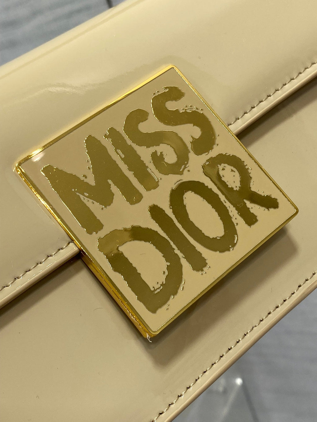 Klapptasche 18 Zoll, Weizenbraun, Lackkalbsleder