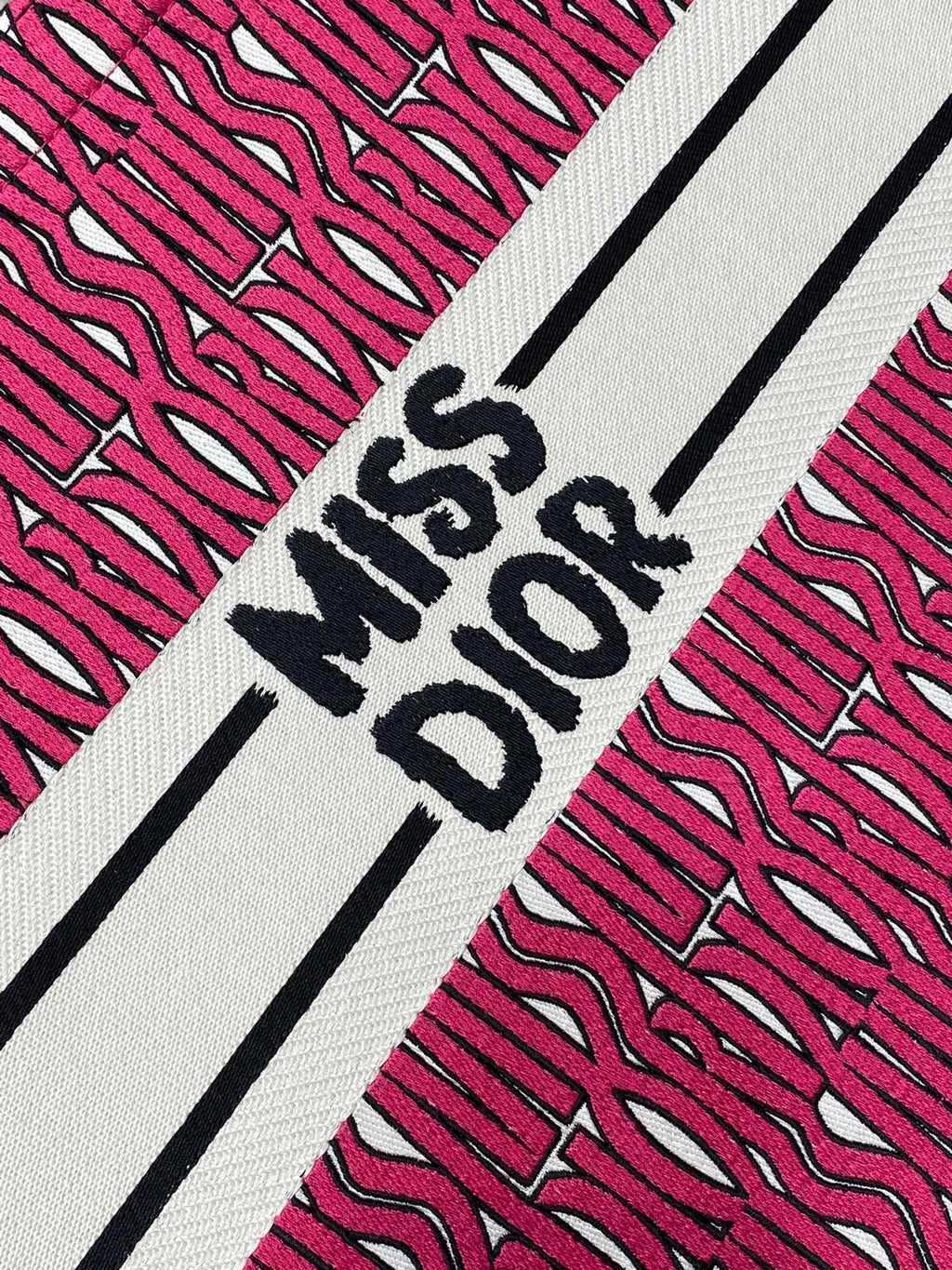 MISS GROSSE TASCHE 42 IN MAGENTA-LILA-CANVAS