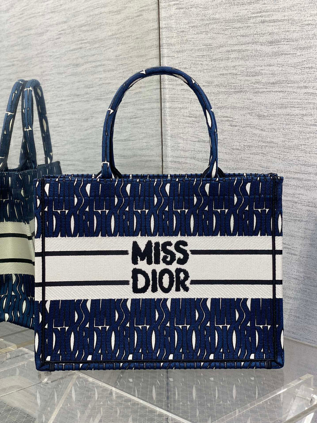 MISS MEDIUM TOTE 36 IN WHITE MIX DEEP COVE BLUE CANVAS