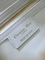 GROOVE 25 BAG IN WHITE MACROCANNAGE CALFSKIN WITH GOLD HARDWARE