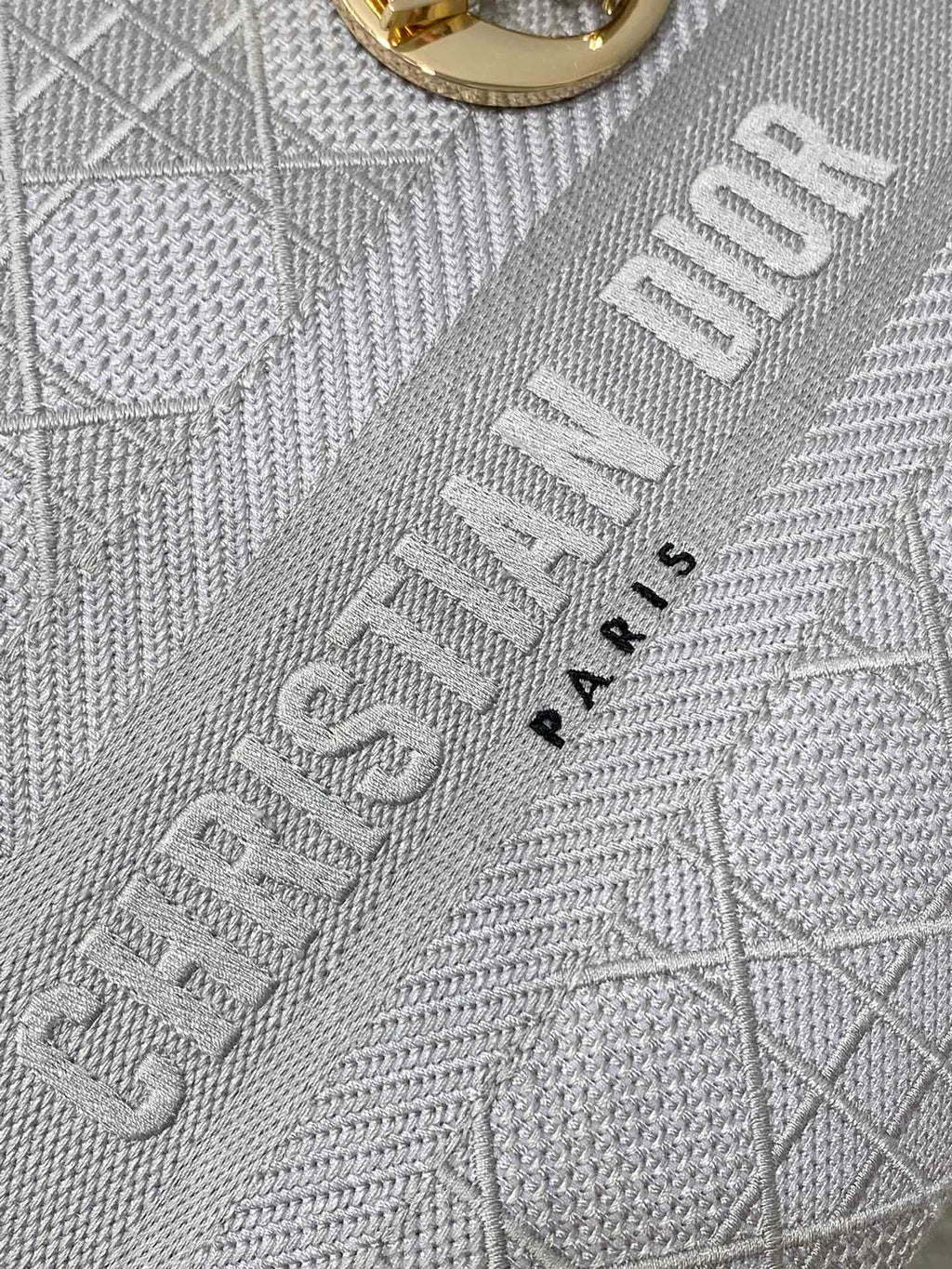 KLEINE 24-LADY-TASCHE AUS HELLGRAUEM CANVAS