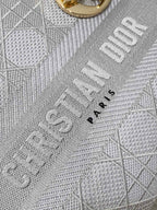 KLEINE 24-LADY-TASCHE AUS HELLGRAUEM CANVAS