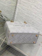 KLEINE 24-LADY-TASCHE AUS HELLGRAUEM CANVAS