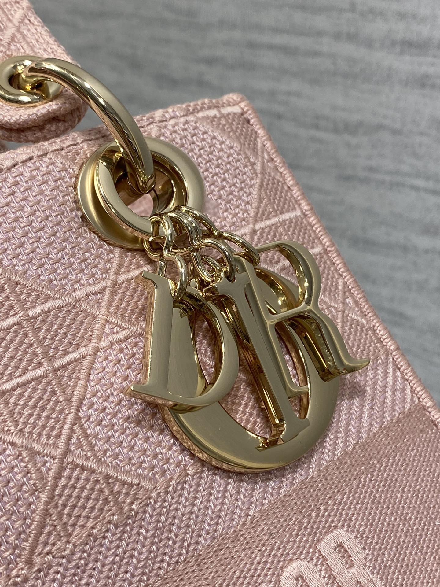 KLEINE 24-LADY-TASCHE AUS PASTELROSEM CANVAS