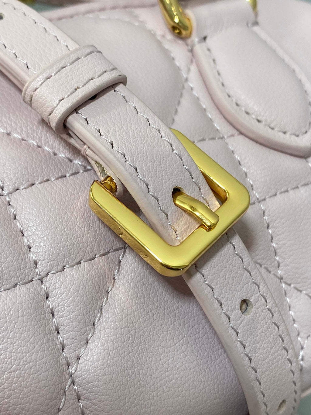 GROOVE MINI 17 TASCHE IN HELLROSA LAMMLEDER