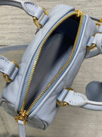 GROOVE MINI 17 TASCHE IN HELLBLAUEM LAMMLEDER