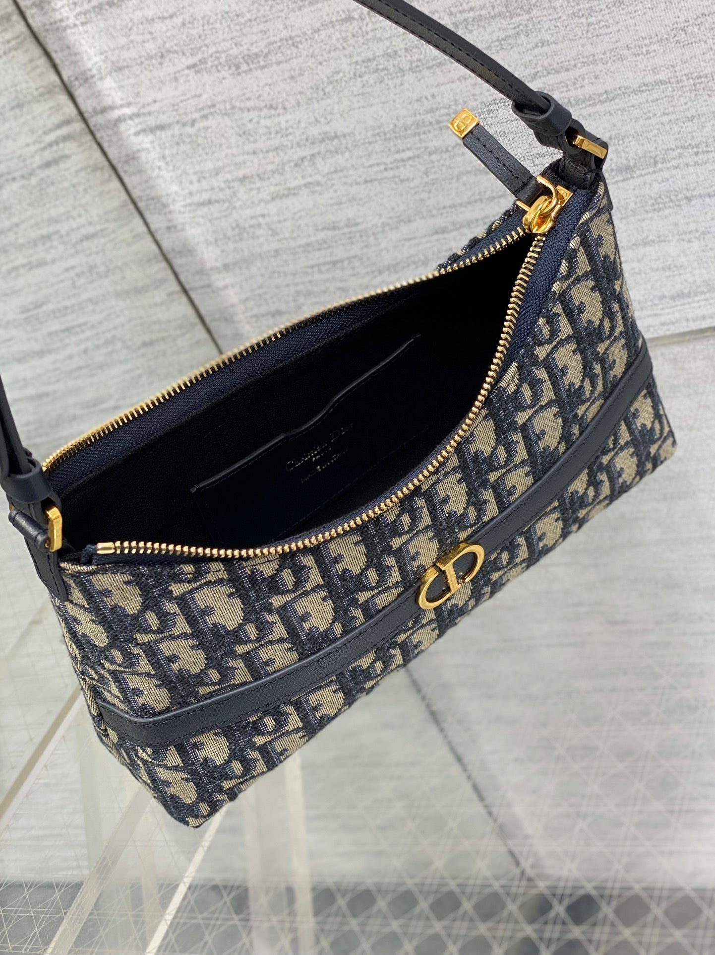 MONTAIGNE CIGALE MINI 24 TASCHE AUS BLAUEM DIOR OBLIQUE JACQUARD