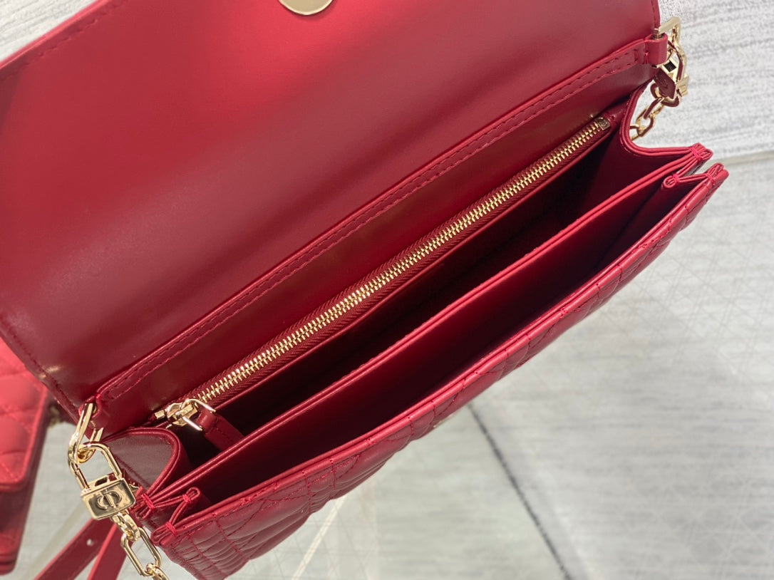 MINI-TASCHE 24 IN RUBBY RED LATENT CANNAGE KALBSLEDER