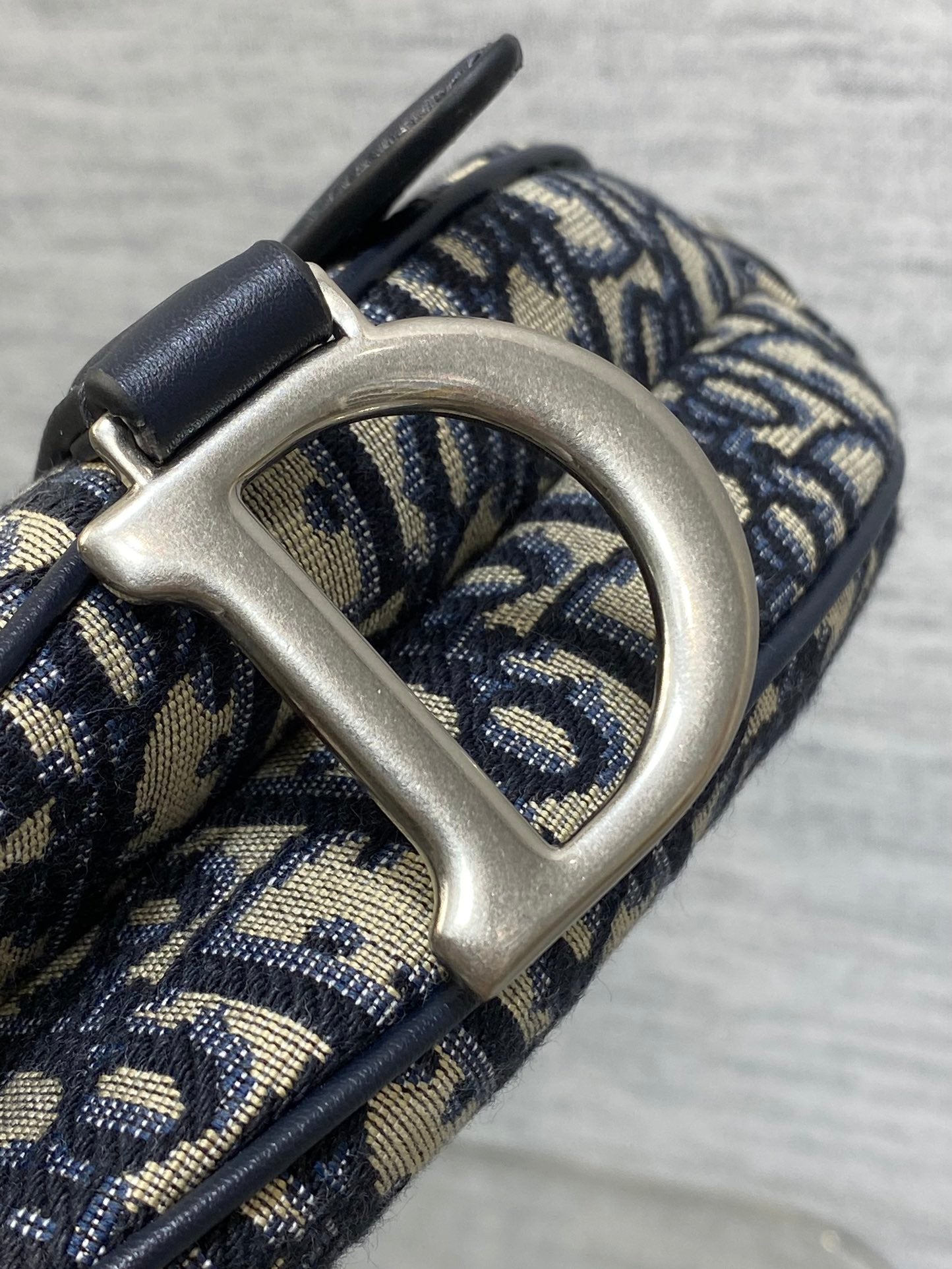 SADDLE 19 TASCHE MIT RIEMEN BLAUES OBLIQUE-JACQUARD