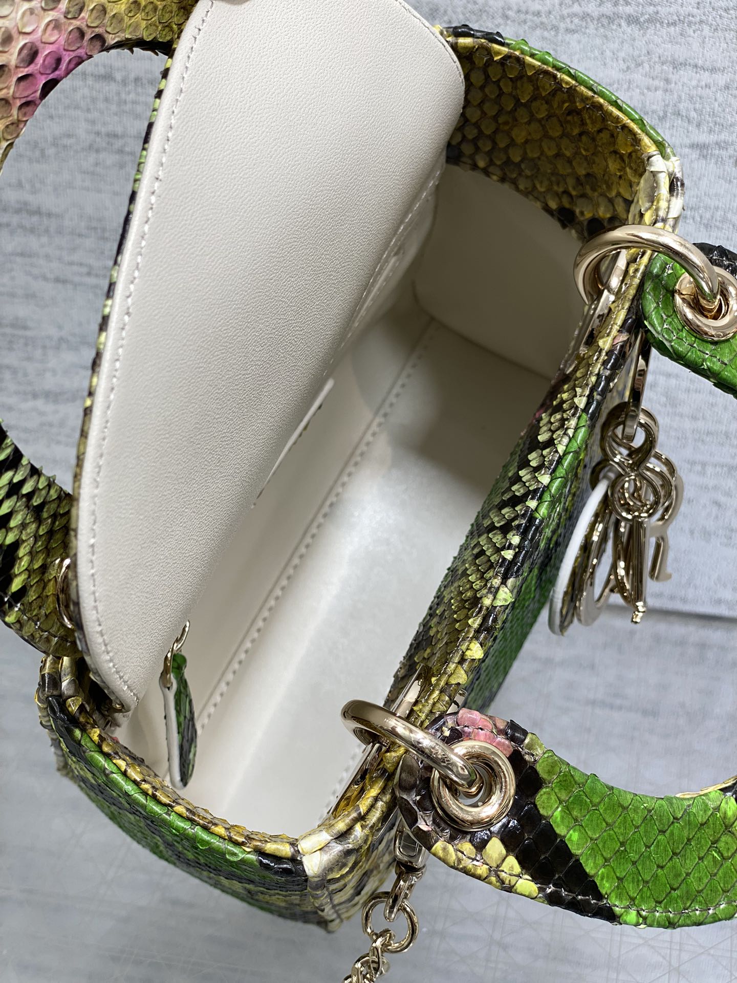 MINI 17 LADY BAG IN FARBENFROHEM SCHLANGENMUSTER LAMMLEDER 225975