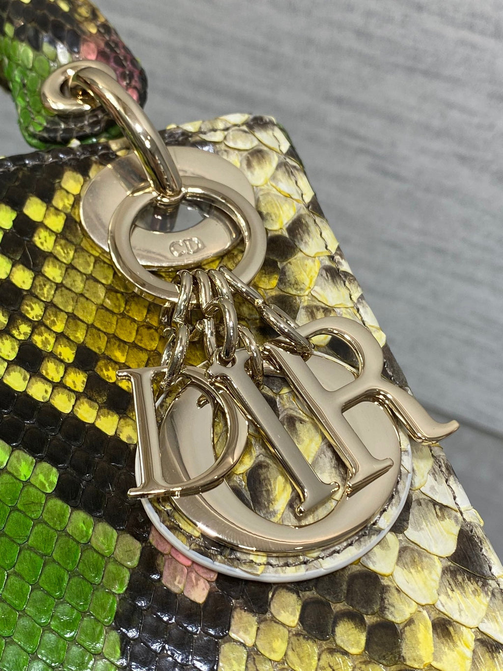 MINI 17 LADY BAG IN FARBENFROHEM SCHLANGENMUSTER LAMMLEDER 225975