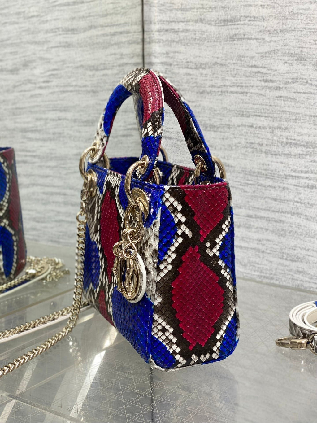 MINI 17 LADY BAG IN FARBENFROHEM SCHLANGENMUSTER LAMMLEDER 225981