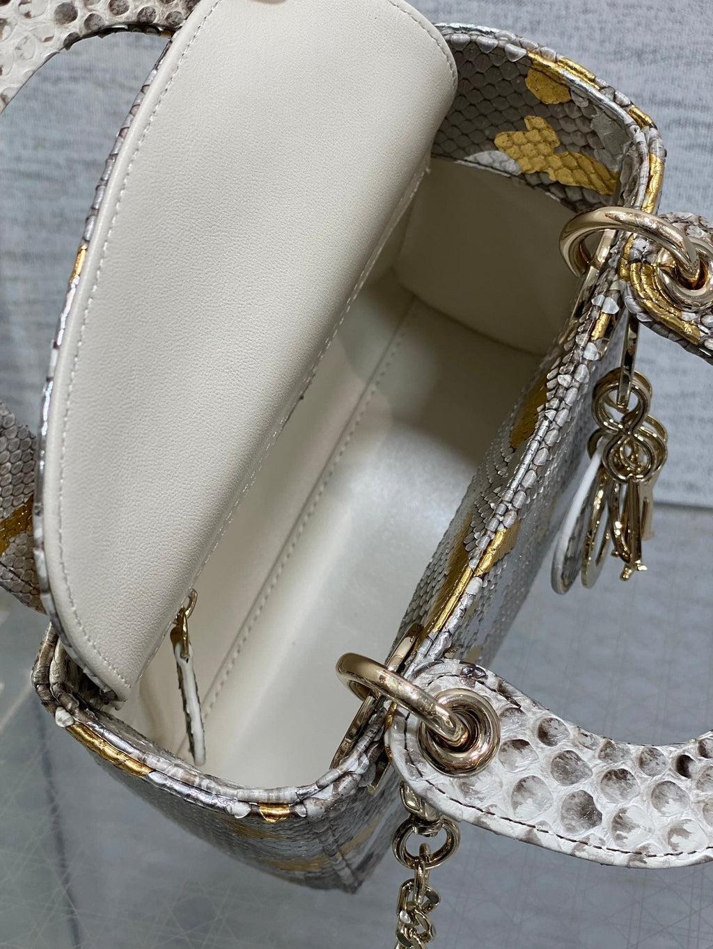 MINI 17 LADY BAG IN FARBENFROHEM SCHLANGENMUSTER LAMMLEDER 225983