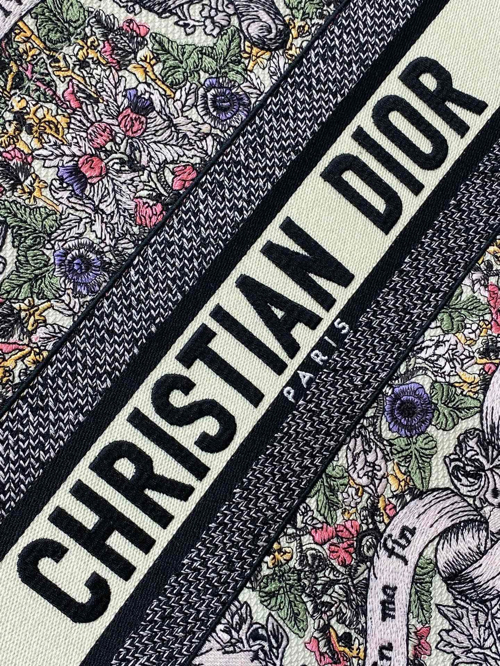 Mittlere 36-Buchtasche aus farbenfrohem Canvas 226290