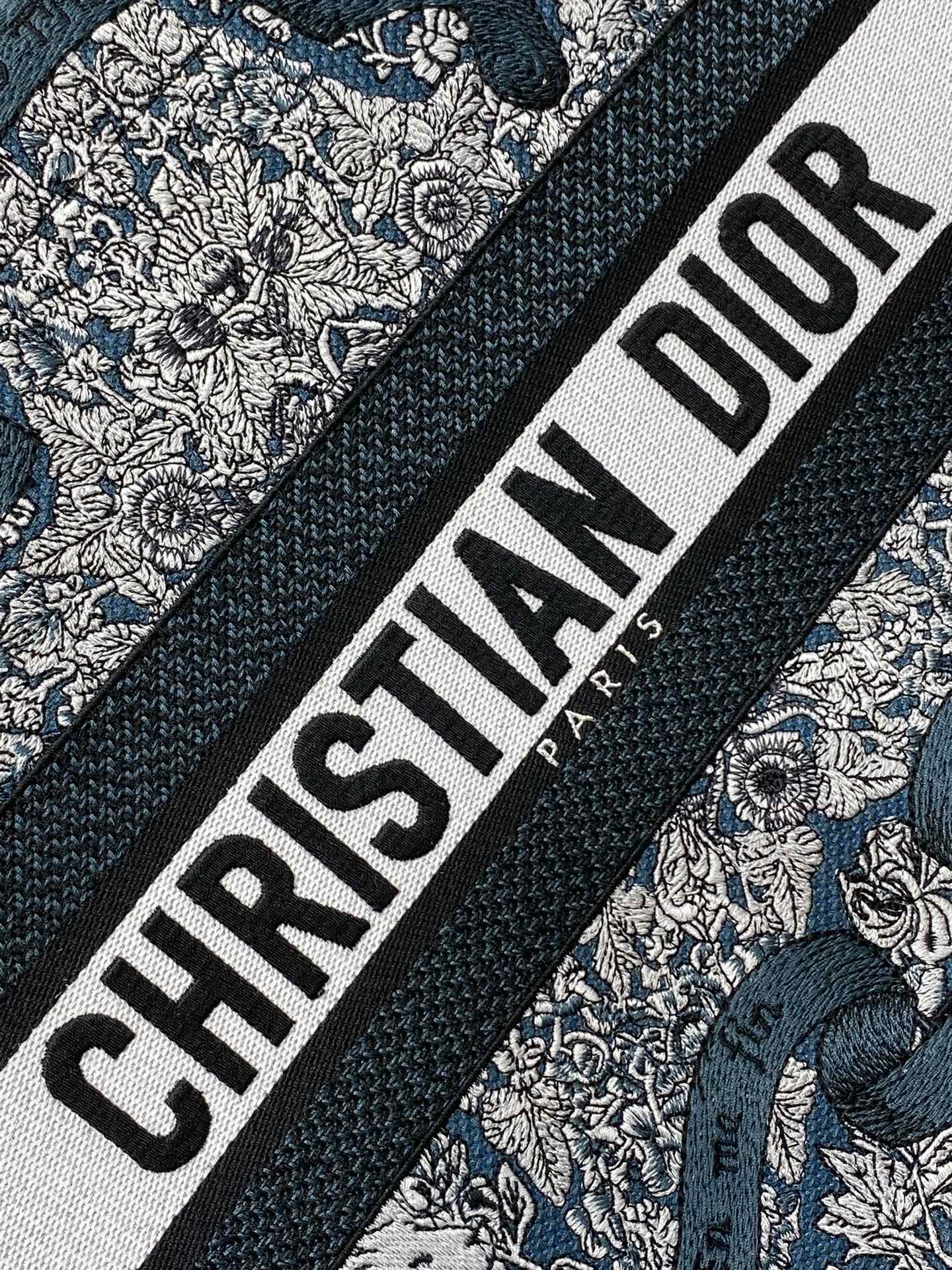 Mittlere 36-Buchtasche aus schwarzem Canvas 226297